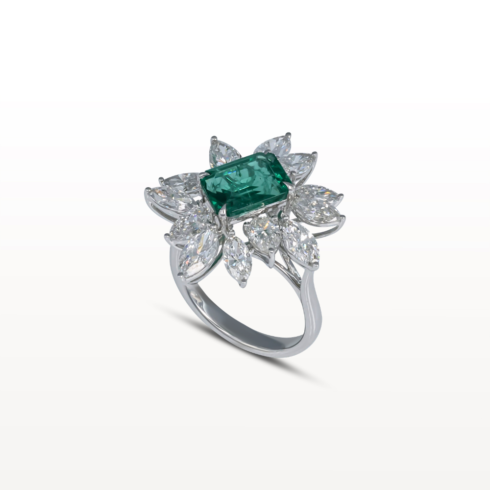 The Emerald Étoile Ring